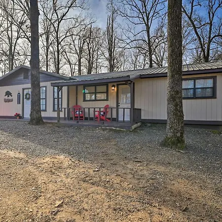 Pet-Friendly Shady Oaks Broken Bow Gem With Patio! Villa